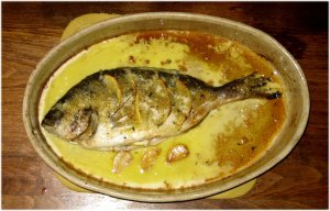 Recept online: Zapečená pražma s čedarem: Pečená pražma  v citronové šťávě s bílou omáčkou a čedarem